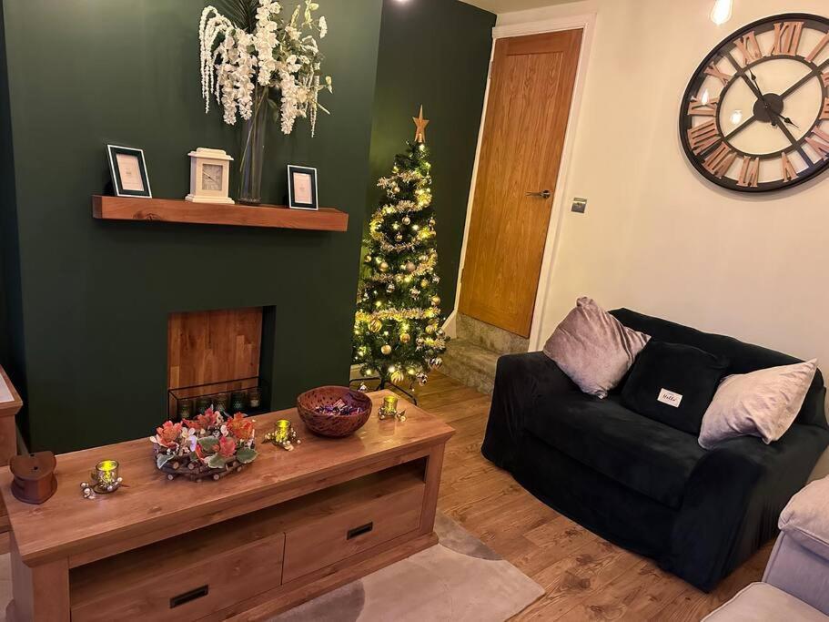 Quaint 1 Bedroom Cottage In Pudsey, Leeds Esterno foto
